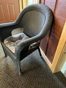 lot 70 image: Wicker Stationary Chair