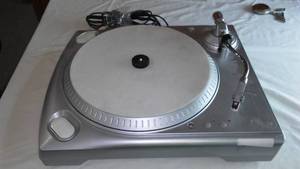 lot 205 image: Ion USB turntable. Working condition.