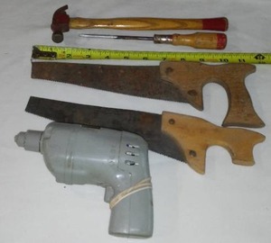 lot 215 image: Childrens tools.