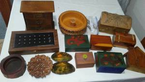lot 256 image: Vintage Wood lot.