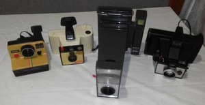 lot 268 image: Polaroid Instant Cameras (4).