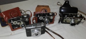 lot 270 image: Vintage Cameras (4). Argus (3), Decora (1)