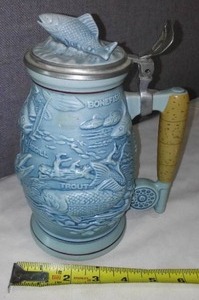 lot 353 image: Fishing Stein. Avon 1990 numbered edition.