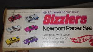 lot 367 image: Mattel Hot Wheels Sizzler set.