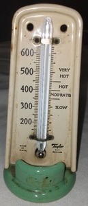 lot 383 image: Vintage Medical Gauge.