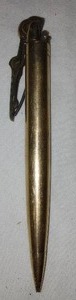 lot 387 image: Vintage Pen Style Lighter. Opens.