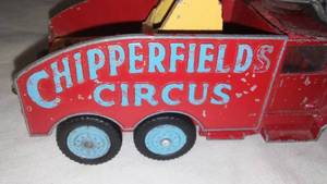 lot 226 image: Vintage Cast to truck Chipperfield Circus.