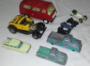 lot 227 image: Vintage Tonka, Tootsietoy and more metal cars.