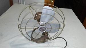 lot 422 image: Wizard Husky Vintage Fan.