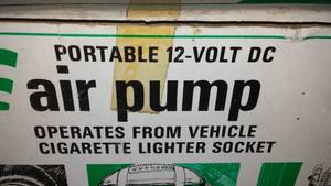 lot 423 image: 12-volt Air pump in box. Sears.