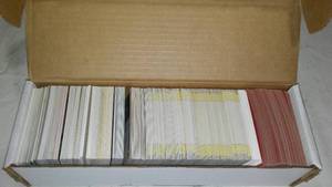 lot 435 image: Variety of MLB cards about 600.