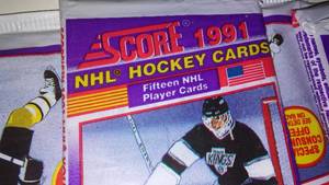 lot 437 image: Score NHL retail display box.