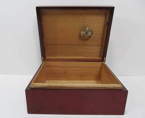 lot 59 image: Lot of 2 Good Wooden Cigar Humidors
