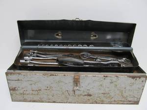 lot 22 image: Metal Tool Box Full of Tools