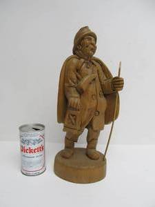 lot 178 image: Nicely Detailed Vintage Hand Carved Wood Figure