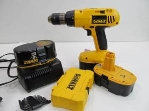 lot 94 image: Working DEWALT Model DW995 Adjustable Clutch Cordless Drill w3 Batteries