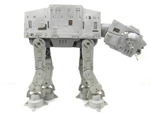 lot 112 image: LARGE Orig Vintage Kenner STAR WARS 1981 AT-AT 
