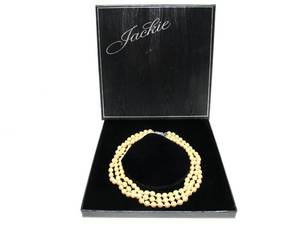 lot 118 image: Franklin Mint JACKIES PEARLS Jackie Kennedy Replica Genuine Pearl Necklace