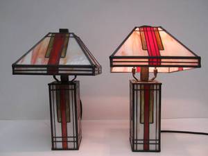 lot 120 image: Matching Pair of Slag Glass Frank Lloyd Wright Style Desk Lamps