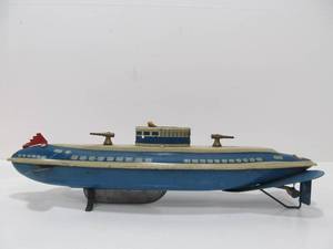 lot 165 image: Very Nice Vintage Tin Litho WOLVERINE Wind-Up Submarine Toy #3
