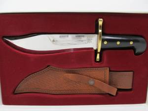 lot 171 image: Large Unused CASE XX Bowie Fixed Blade Hunting Knife