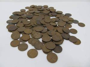 lot 133 image: Lot of Approx 200 Assorted US Wheat Pennies