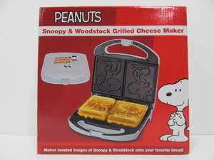 lot 211 image: Brand New PEANUTS Grilled Cheese Sandwich Maker