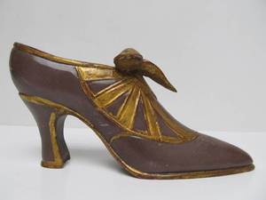 lot 297 image: Nice Vintage Art Nouveau Style Hand Carved Painted Shoe Art Sculpture