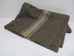 lot 264 image: Excellent Vintage Wool Military Blanket