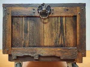 lot 309 image: Nice Looking Rolling Wood Bin wPatriotic Eagle Hardware
