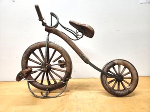 lot 312 image: Antique Style Wood Wheel Bicycle GardenLawn Decoration