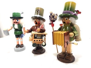 lot 321 image: Great Lot of 3 German Wood Smoker Dolls