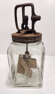 lot 330 image: Primitive 1920s-30s Hand Crank Churn