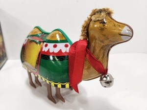 lot 331 image: Vintage Battery-Op Tin Toy Camel wOriginal Box