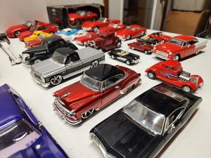lot 362 image: LARGE Lot of Assorted Diecast Vehicles