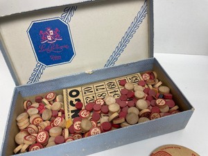 lot 256 image: Nice Lot of Vintage Collectibles & other Items