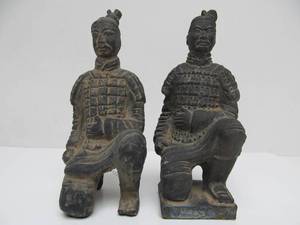 lot 368 image: Pair of Terracotta Chinese Warriors Soldiers Guards Figurines