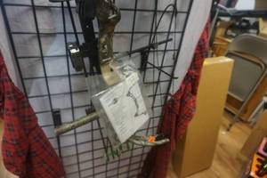 lot 6 image: Bear Archery Omni Pro Compound Bow RH