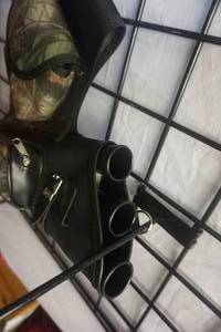 lot 108 image: Neet Archery Belt Attach Arrow Quiver