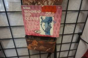 lot 109 image: Allen Model 7046 Broad Head Hip Quiver