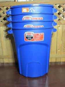lot 12 image: Lot of 4 Rubbermaid Roughneck 32 Gal. Vented Outdoor Recycling Bin with Lid