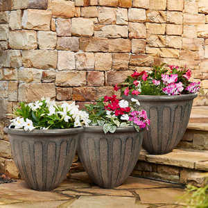 lot 1 image: Varner 14.5 Planter, 3-pack