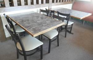 lot 2 image: 2 Tables and 6 chairs