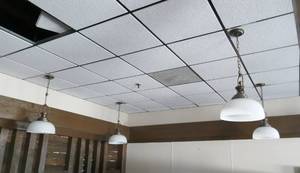lot 6 image: 8 Hanging light fixtures