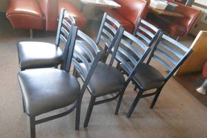 lot 9 image: 6 Black chairs like new