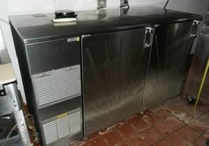 lot 51 image: Glastender cooler BB60-L1-SSH