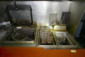 lot 57 image: 2 Deep fat fryers - working