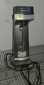 lot 73 image: Hamilton Beach blender