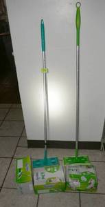 lot 74 image: 2 Swiffer mops and new boxes of cloths