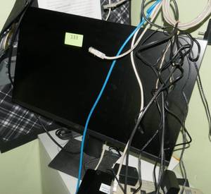 lot 133 image: Flat screen Dell monitor and Defeway hybrid video recorder - both work